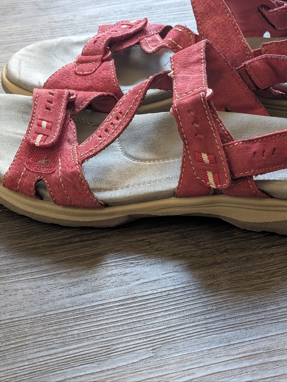 Earth Origins | Women's 11 Shoe | Red Sandal - Picture 4 of 6